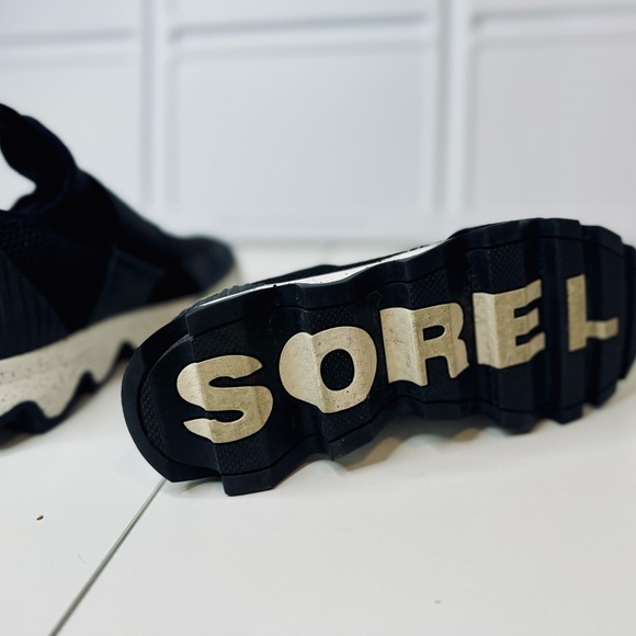 Sorel Kinetic Mesh Sneakers Black Embossed Zebra SZ 7.5 like new! - Picture 11 of 16